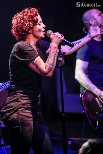 anneke-van-giersbergen-silver-church-bucuresti-2013-16