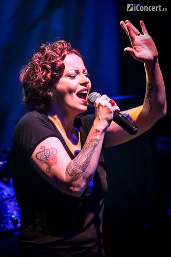 anneke-van-giersbergen-silver-church-bucuresti-2013-17
