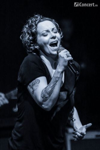 anneke-van-giersbergen-silver-church-bucuresti-2013-19