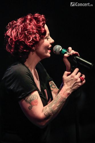 anneke-van-giersbergen-silver-church-bucuresti-2013-23