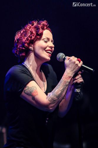 anneke-van-giersbergen-silver-church-bucuresti-2013-24