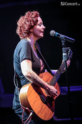 anneke-van-giersbergen-silver-church-bucuresti-2013-28