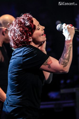 anneke-van-giersbergen-silver-church-bucuresti-2013-31